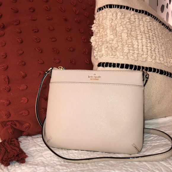 Authentic Kate Spade crossbody purse - Picture 1 of 3